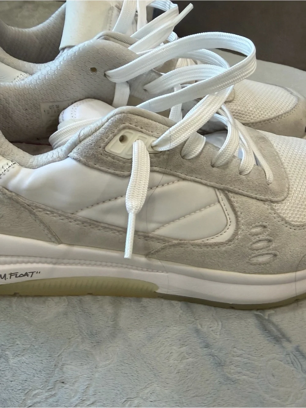 Men's White & Light Gray Mesh Sneakers - Modern Casual Comfort